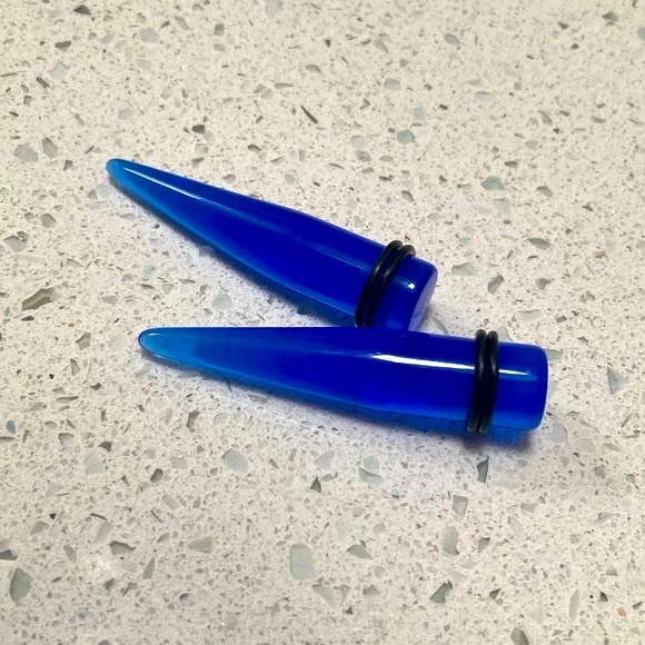 BODY VIBE👂🏼9/16” Blue Acrylic Tapers - Picture 5 of 8